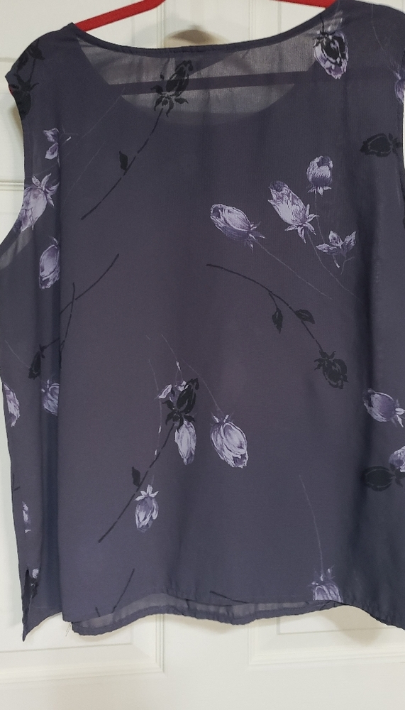 Beautiful top with flower design